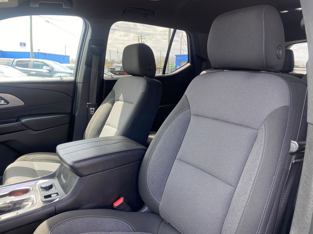 Used 2023 Chevrolet Traverse LT AWD/4WD image 10