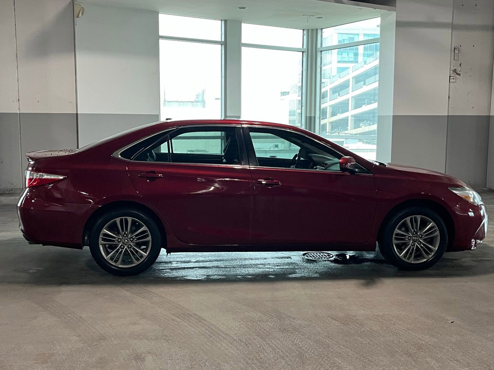 Used 2017 Toyota Camry XLE image 11