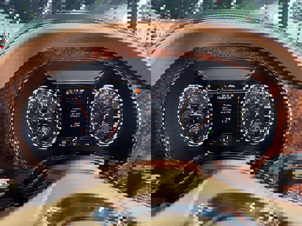 Used 2022 Bentley Flying Spur Plug-In Hybrid image 19