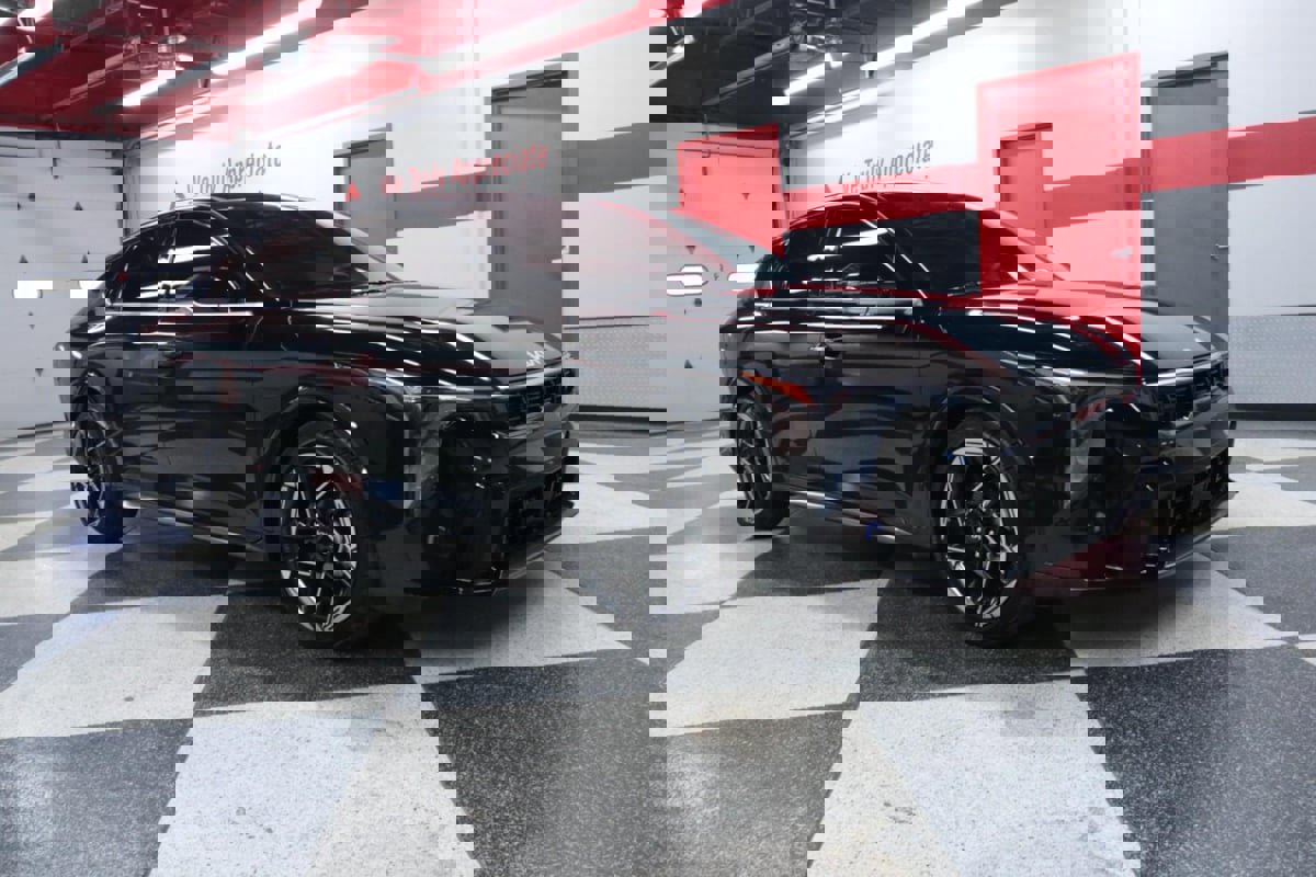 Used 2025 Kia K4 GT-Line image 2