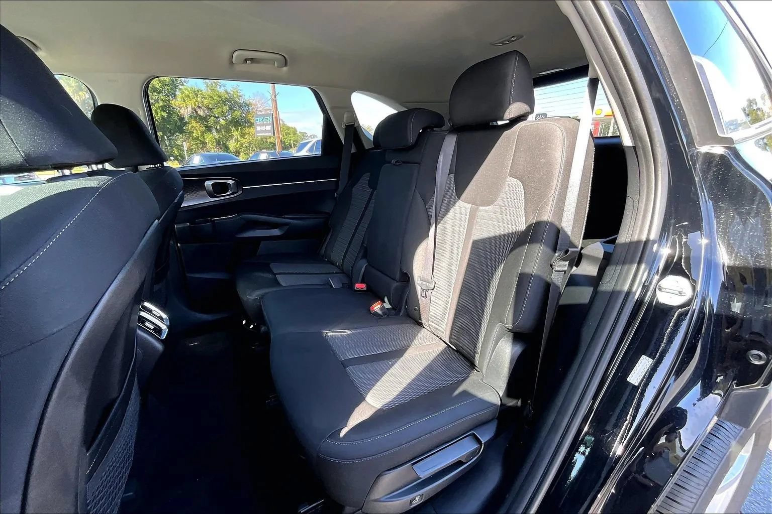 Used 2023 Kia Sorento LX FWD image 27