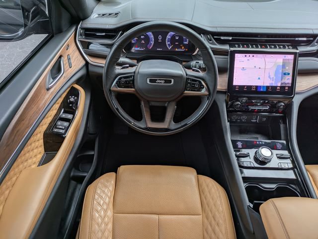 Certified 2023 Jeep Grand Cherokee Summit w/ Luxury Tech Group V AWD/4WD image 14