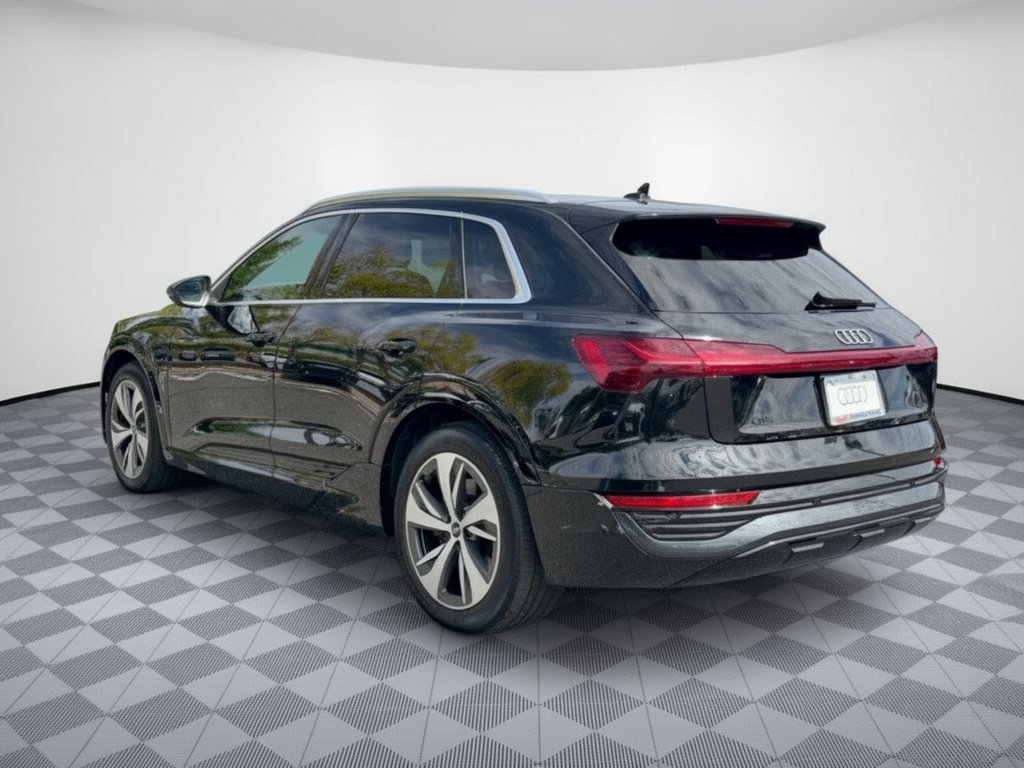Used 2024 Audi Q8 e-tron Premium AWD/4WD image 3