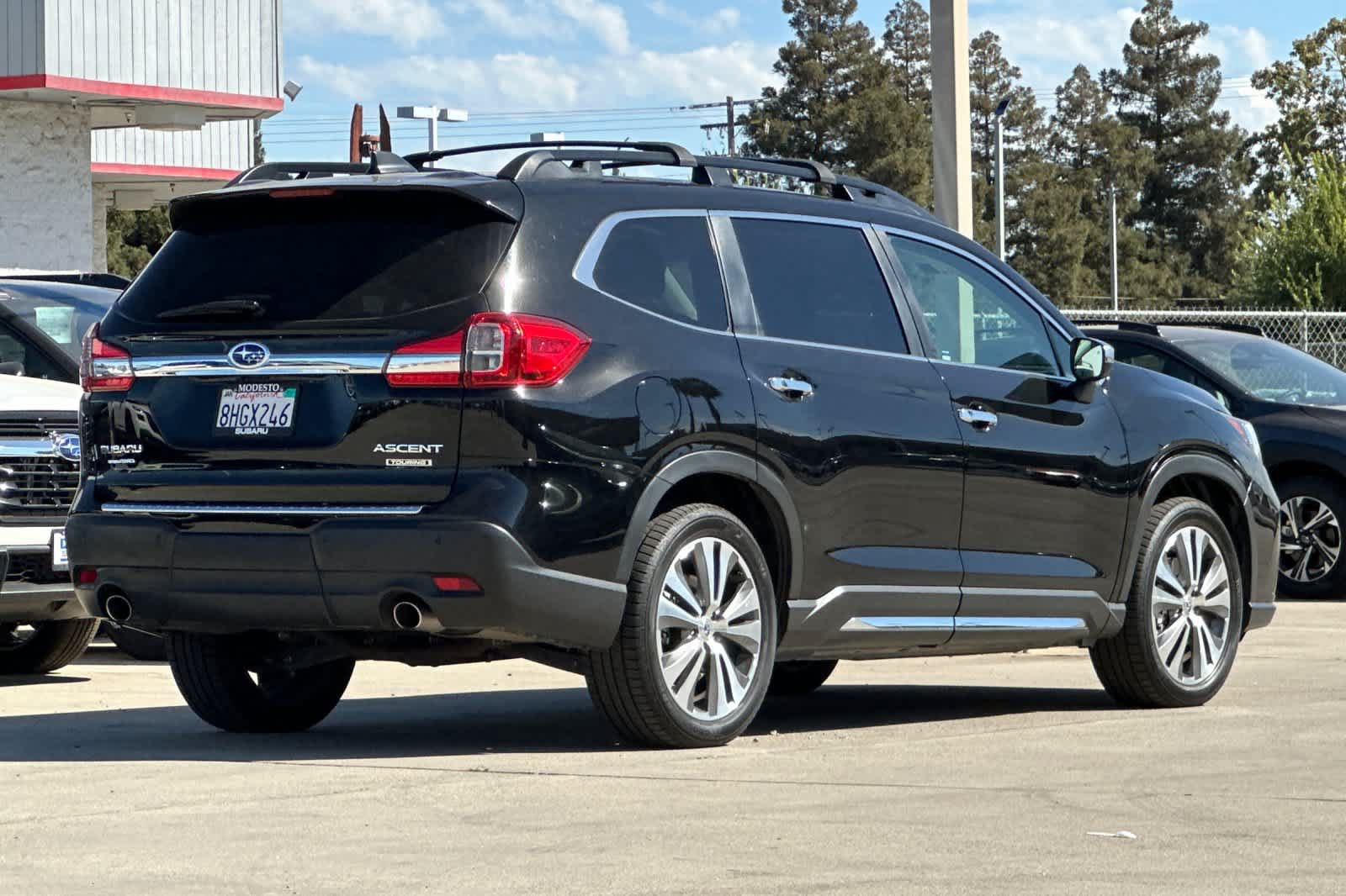Used 2019 Subaru Ascent Touring w/ Popular Package #3 AWD/4WD image 3