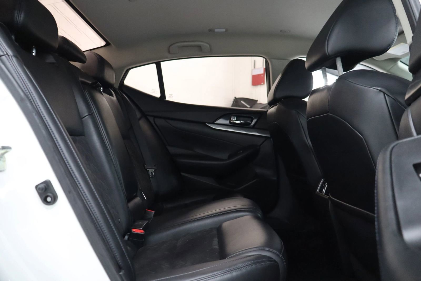 Used 2017 Nissan Maxima SR w/ Midnight Edition FWD image 25