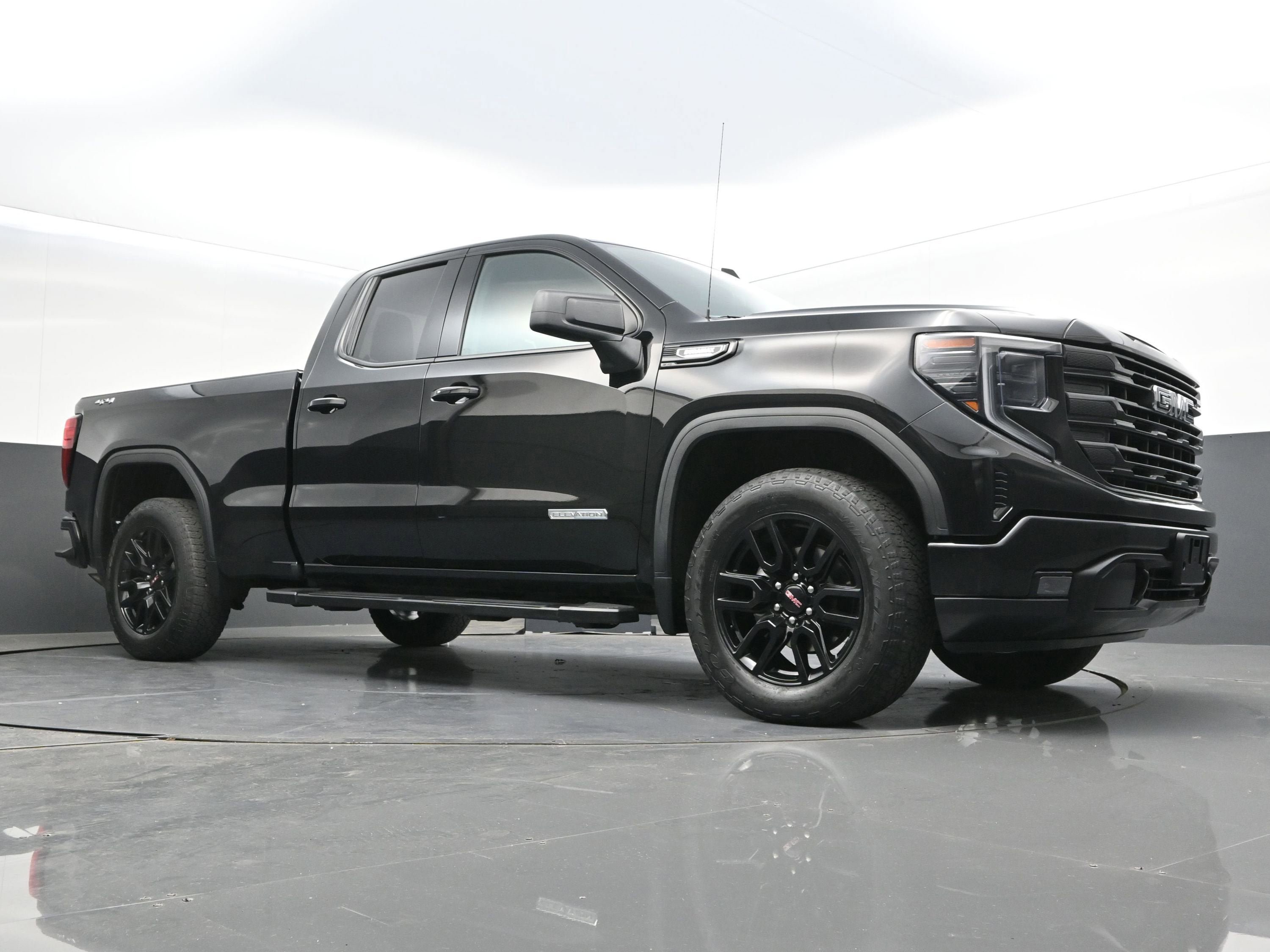 Certified 2023 GMC Sierra 1500 Elevation w/ LPO, Elevation Black Package AWD/4WD image 37