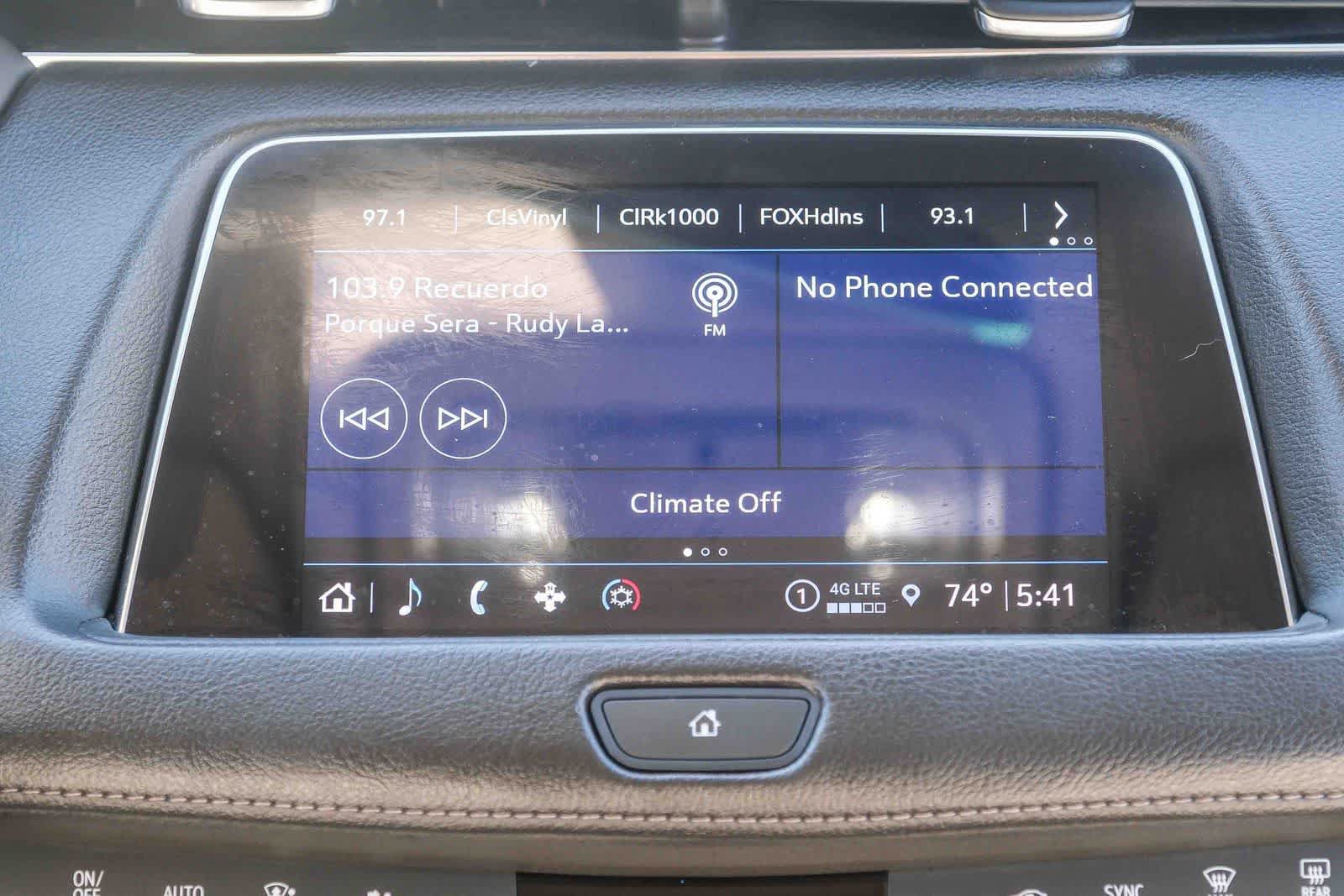 Used 2023 Cadillac XT4 Luxury w/ Driver Awareness Package FWD image 15