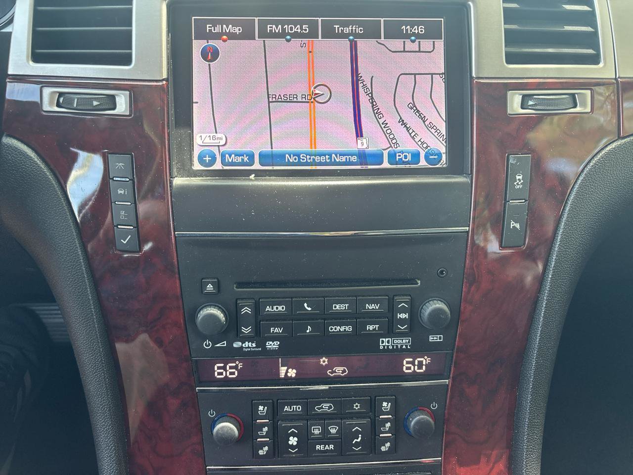 Used 2014 Cadillac Escalade Luxury AWD/4WD image 16