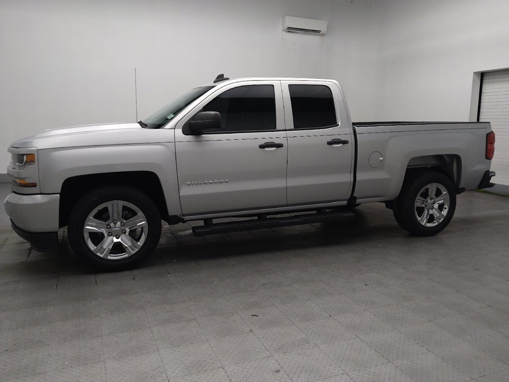 Used 2018 Chevrolet Silverado 1500 Custom w/ Custom Convenience Package RWD image 2