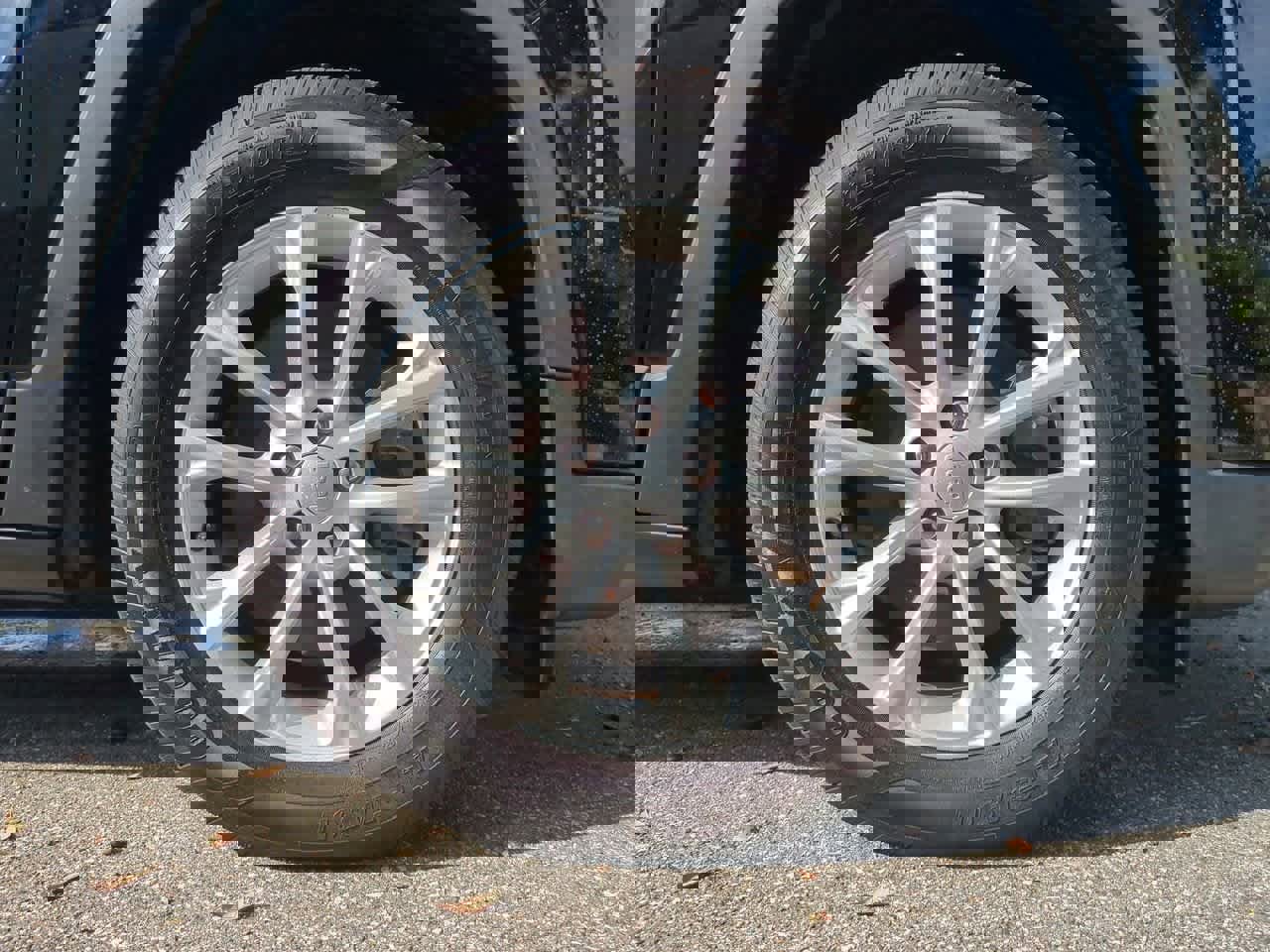 Used 2020 Jeep Cherokee Latitude image 14