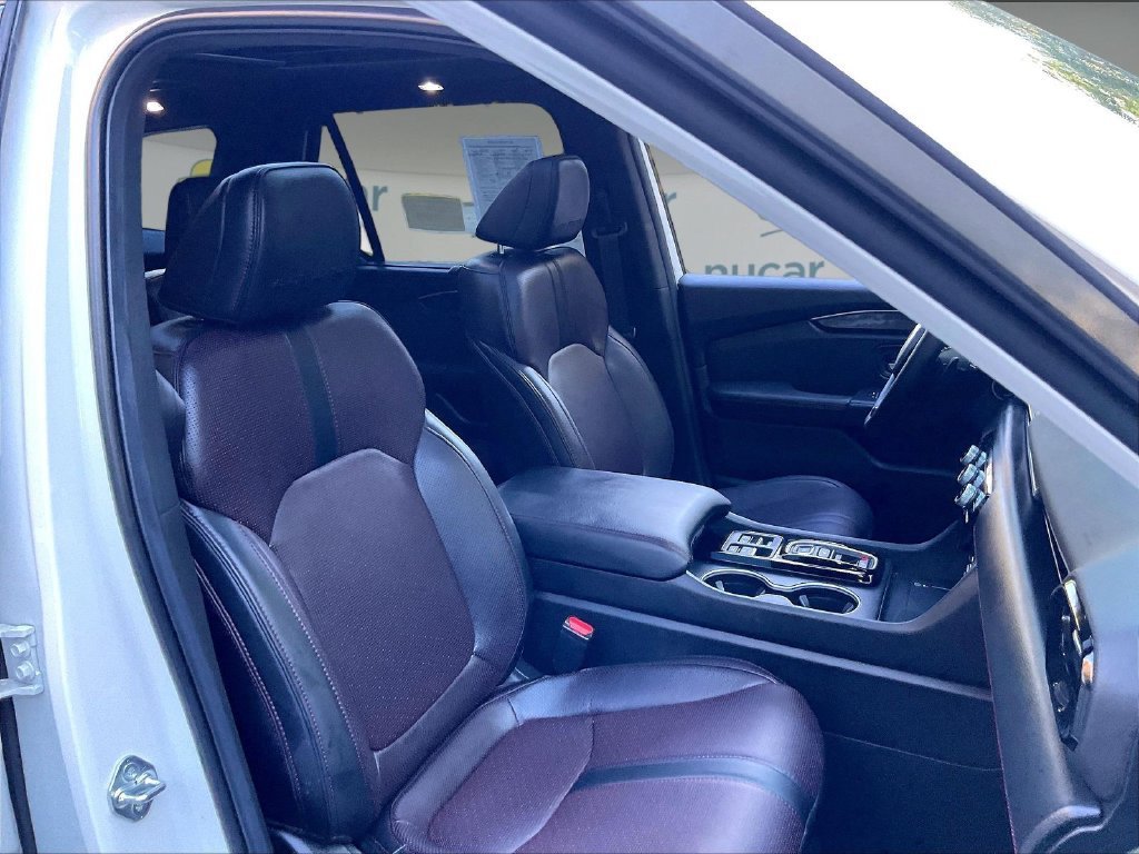 Used 2025 Honda Pilot Black Edition image 11