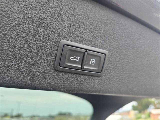 Used 2024 Audi Q8 e-tron Prestige w/ Prestige Package image 20