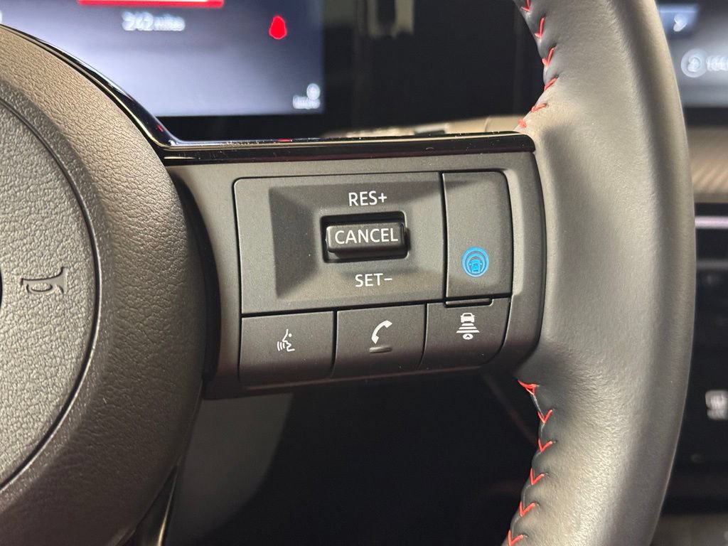 Used 2025 Nissan Kicks SR w/ Illumination Package AWD/4WD image 36