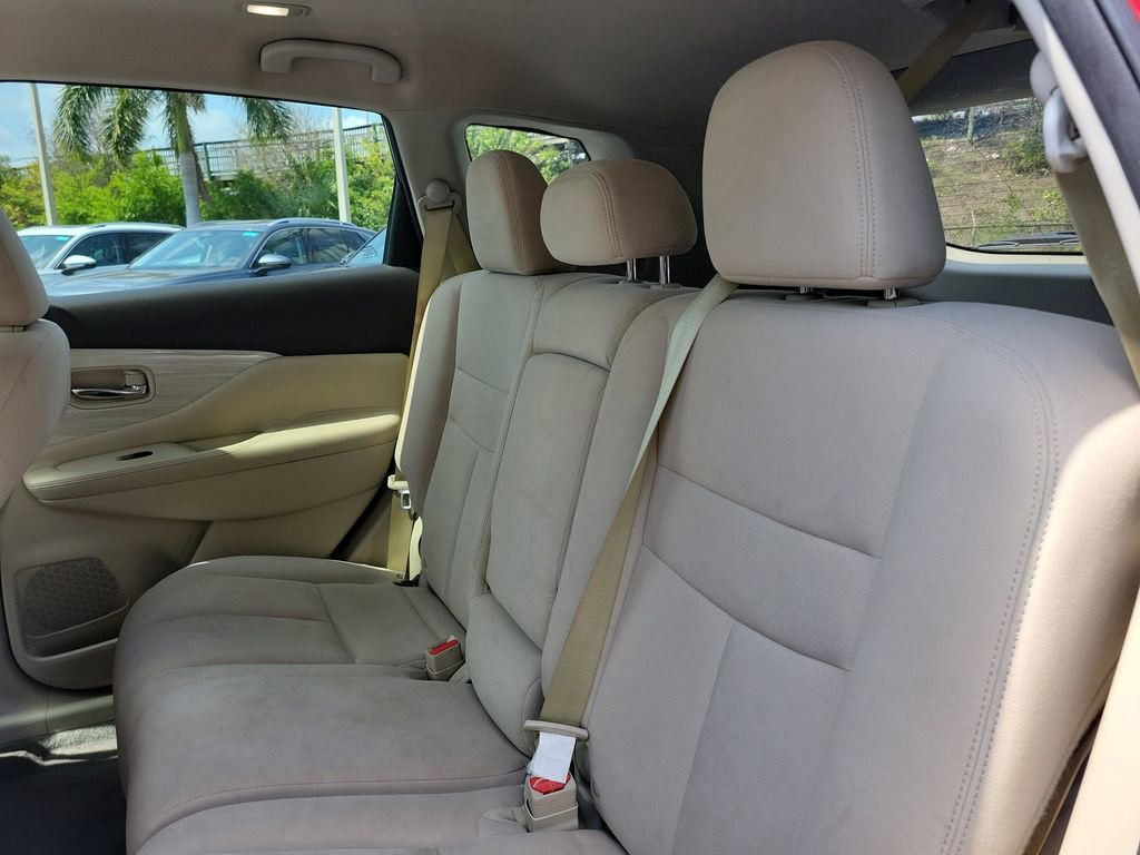 Used 2017 Nissan Murano SV image 10