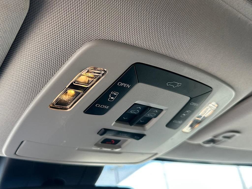 Certified 2022 Toyota Sienna XLE image 26