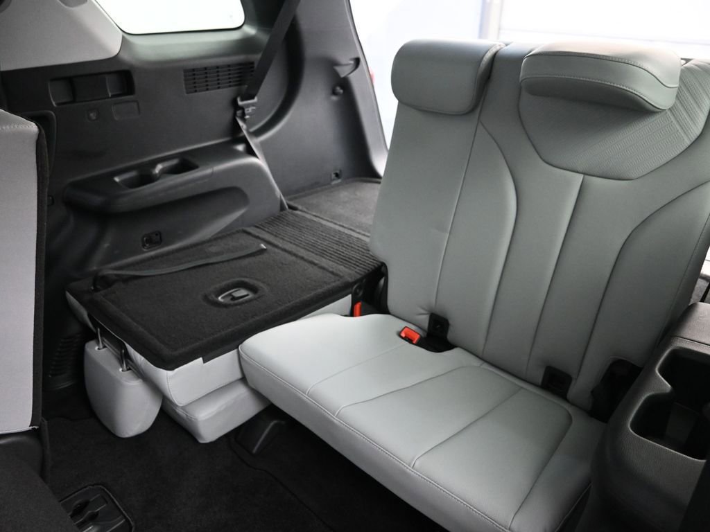 Used 2023 Hyundai Palisade SEL w/ Cargo Package image 25