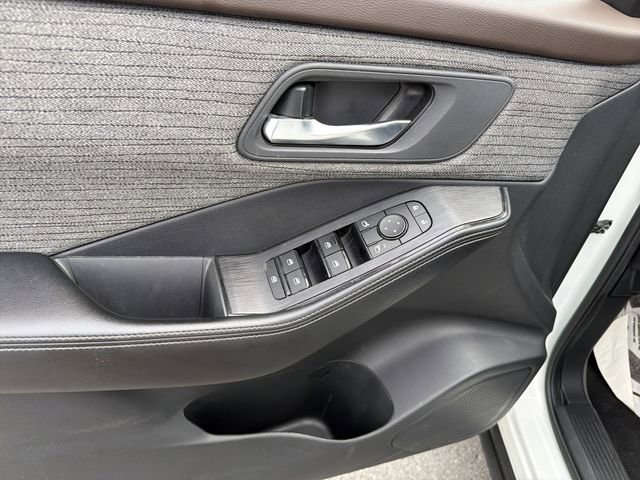 Used 2023 Nissan Rogue SV AWD/4WD image 15