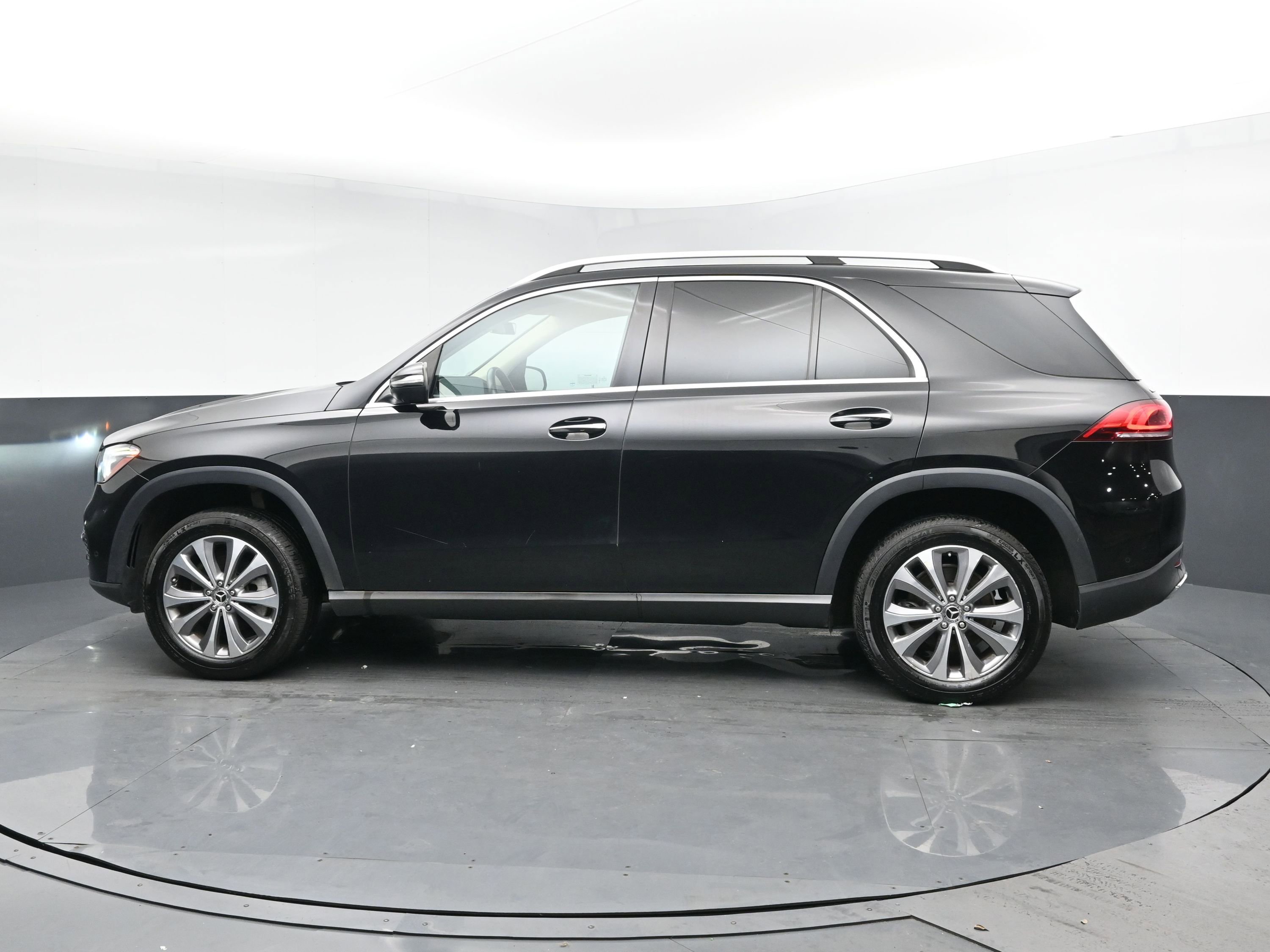 Used 2020 Mercedes-Benz GLE 350 4MATIC image 4