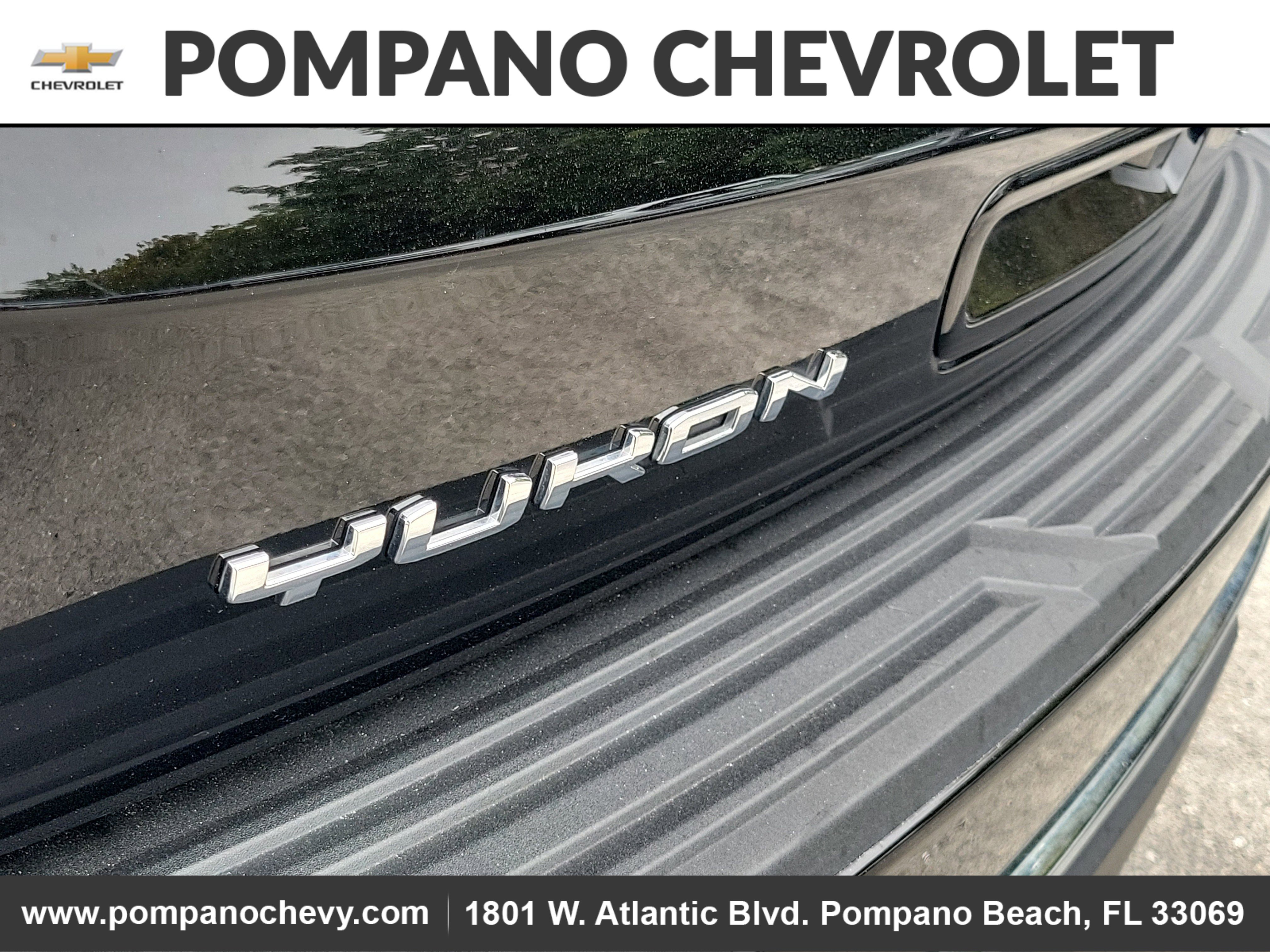 Used 2023 GMC Yukon SLT w/ SLT Premium Package image 11