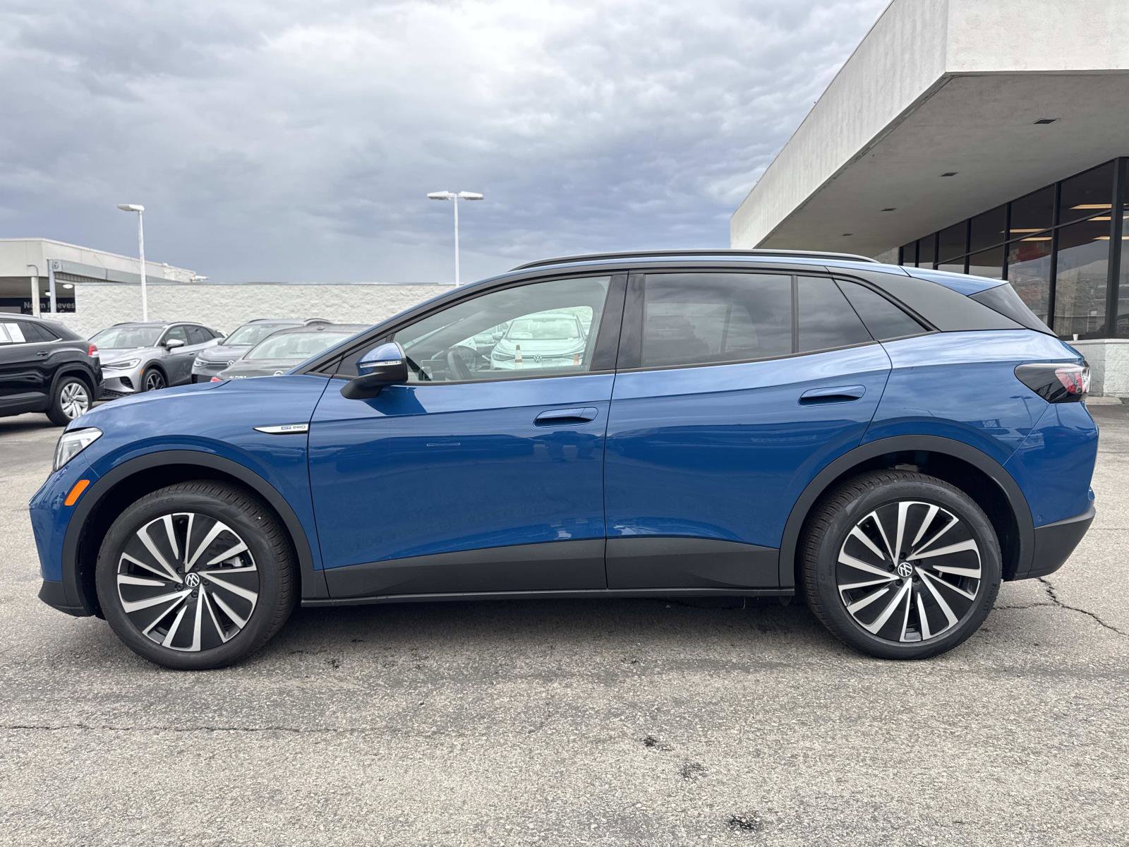 New 2025 Volkswagen ID.4 Pro image 2