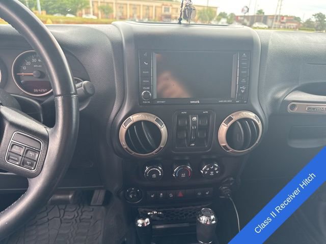 Used 2017 Jeep Wrangler Unlimited Sahara AWD/4WD image 13