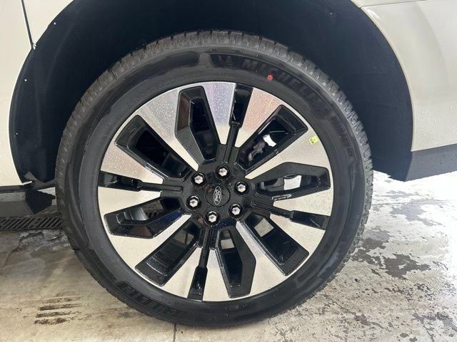 New 2027 Ford Expedition Max Platinum w/ Driver's Package AWD/4WD image 27