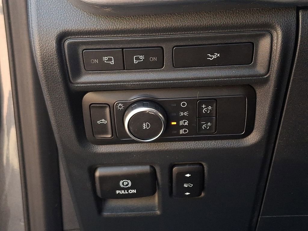 Used 2022 Ford F150 Lariat w/ Trailer Tow Package image 25