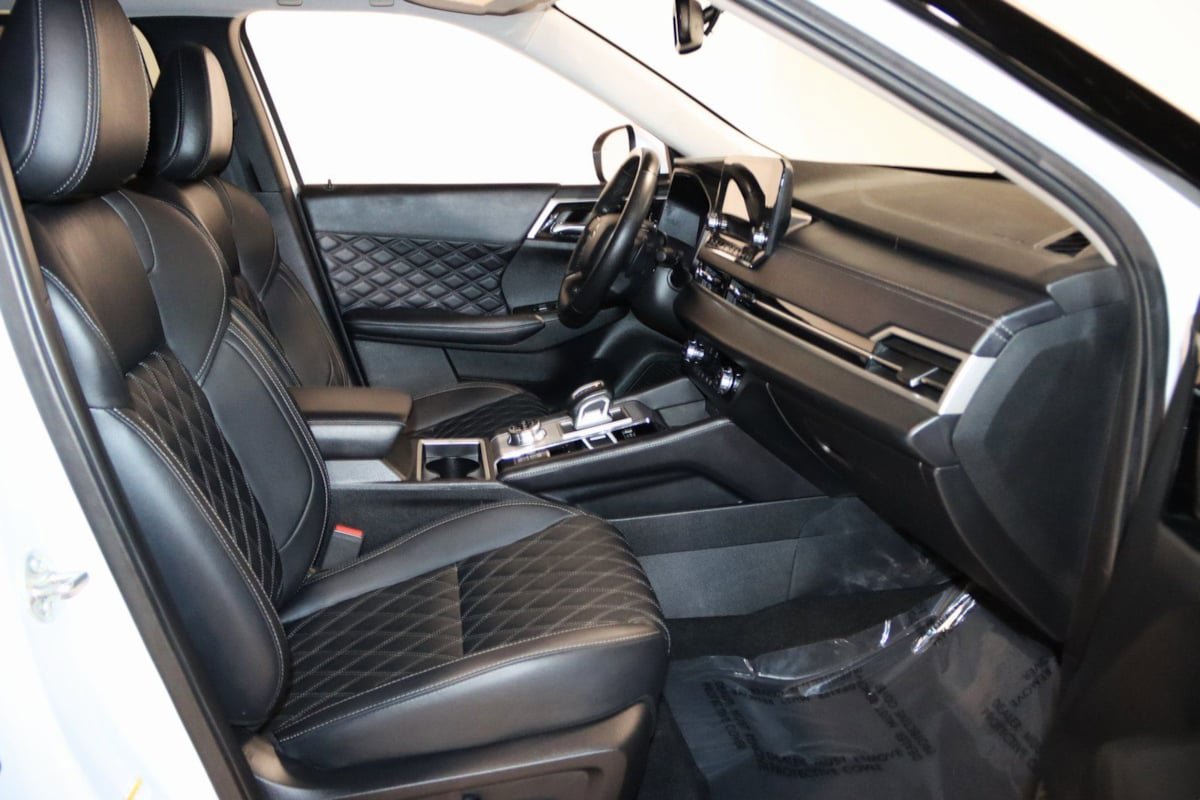 Used 2024 Mitsubishi Outlander 4WD Plug-In Hybrid image 60