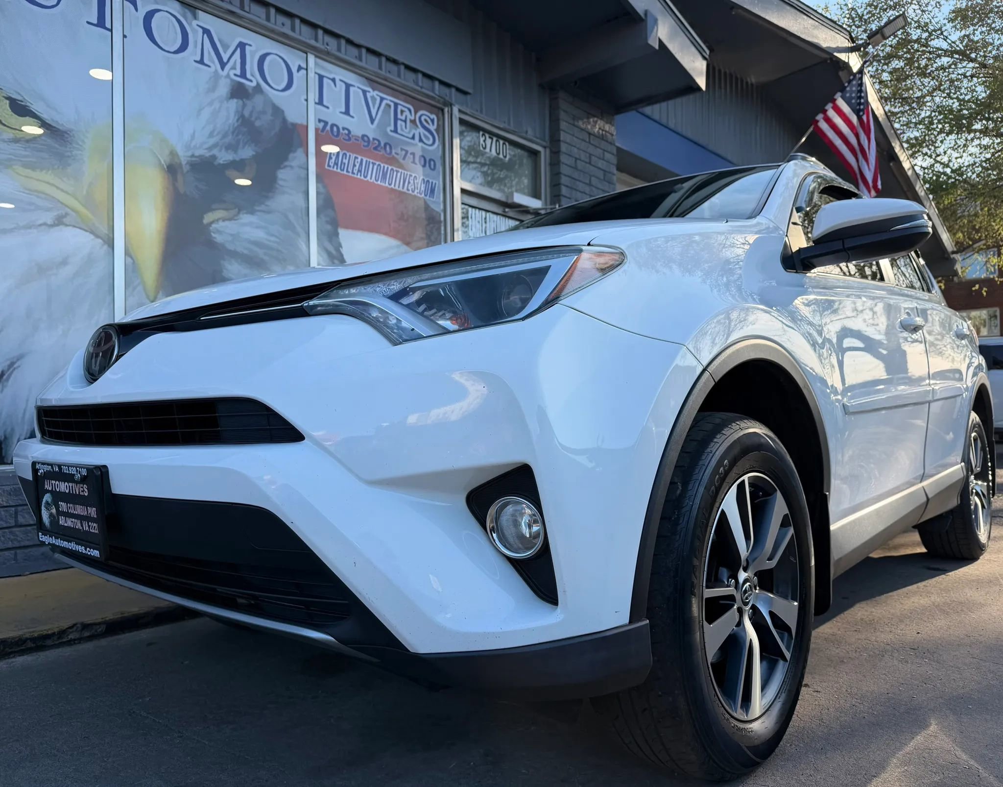Used 2018 Toyota RAV4 XLE w/ Plus Extra Value Package image 7