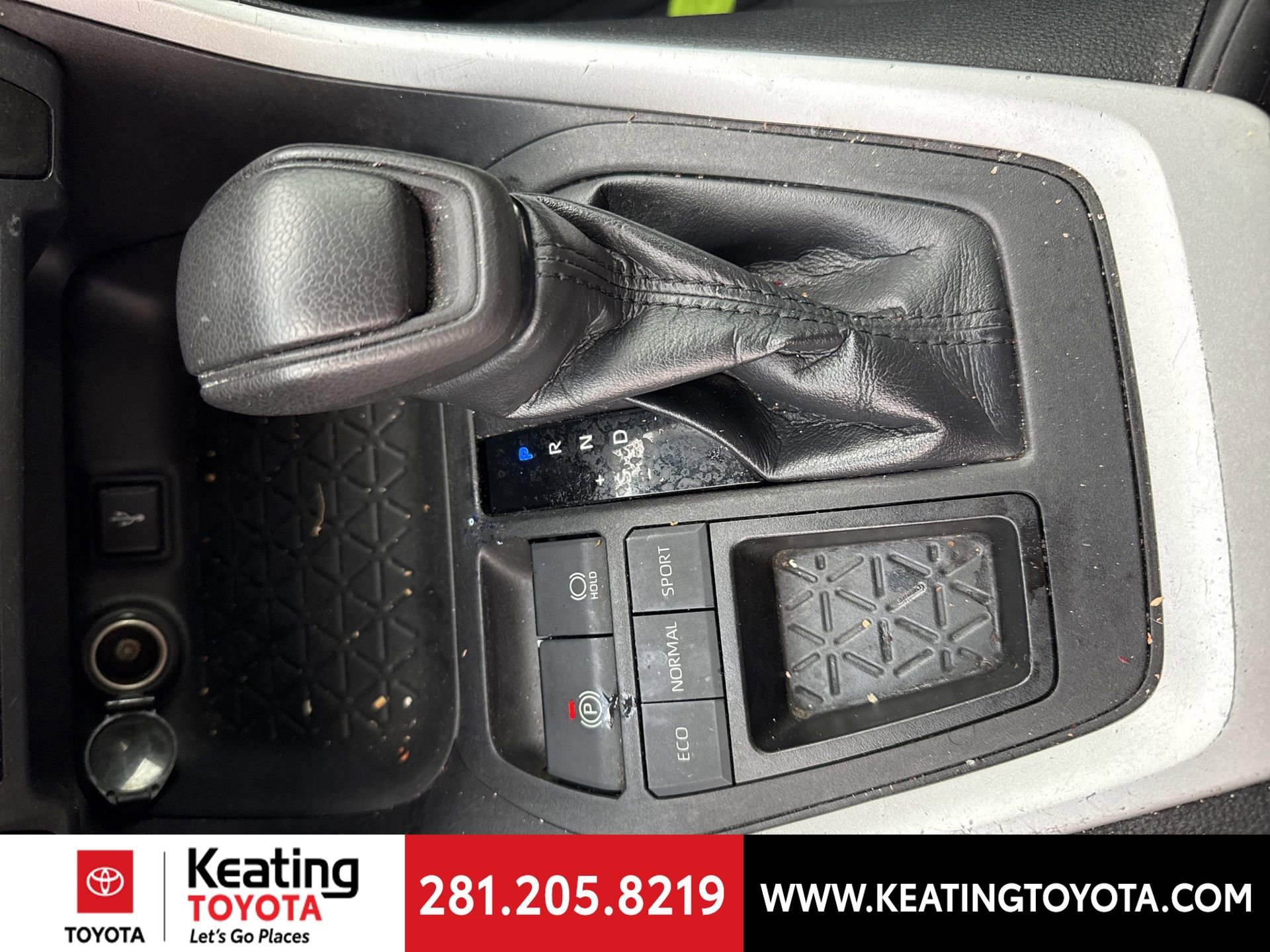 Used 2021 Toyota RAV4 LE image 19