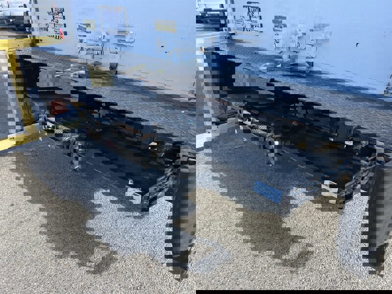 Used 2019 Ford E-450 and Econoline 450 Super Duty w/ Power Windows & Locks Group image 9