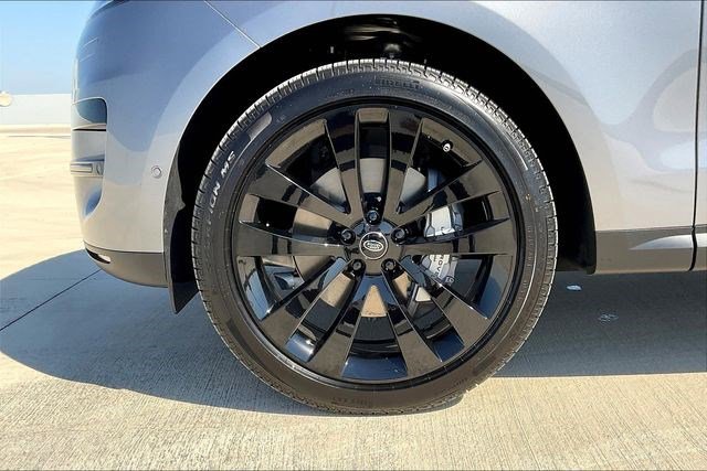 New 2025 Land Rover Range Rover Sport SE image 15