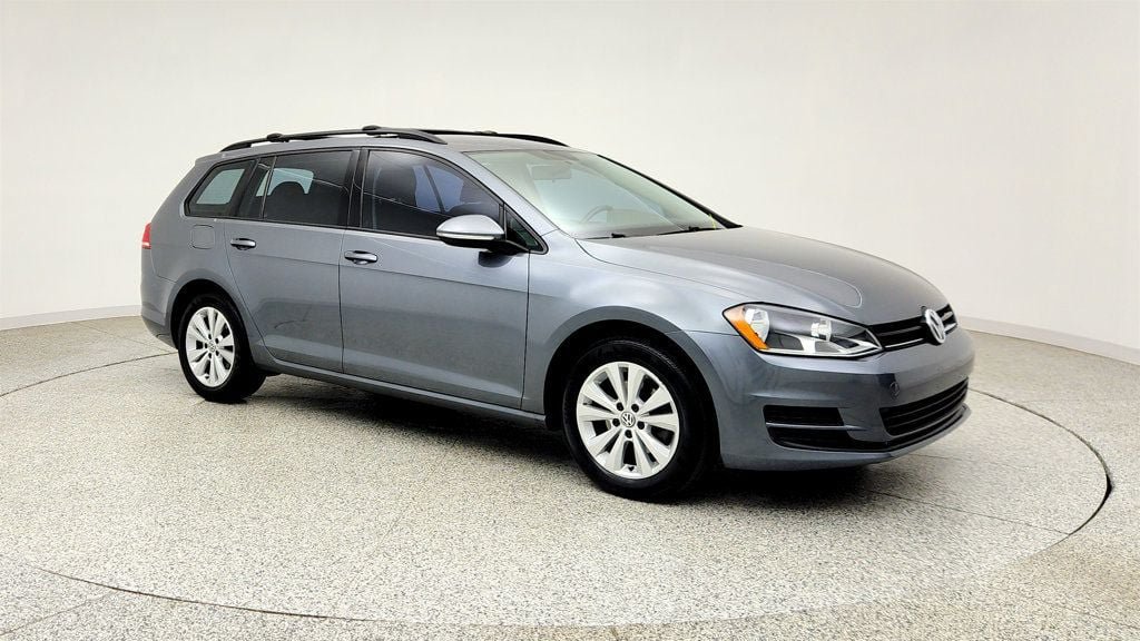 Used 2017 Volkswagen Golf S AWD/4WD image 3