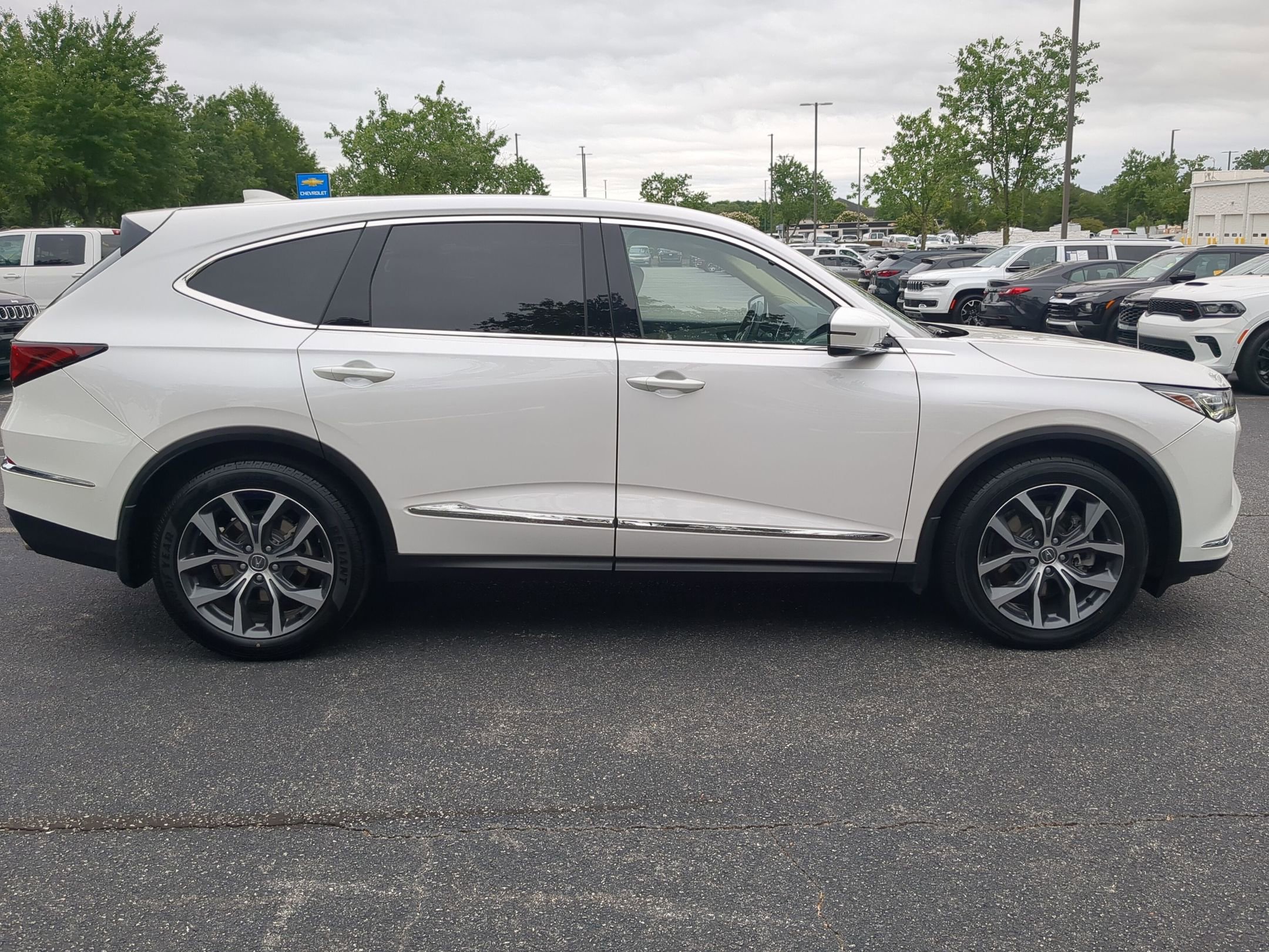 Used 2023 Acura MDX FWD w/ Technology Package image 11