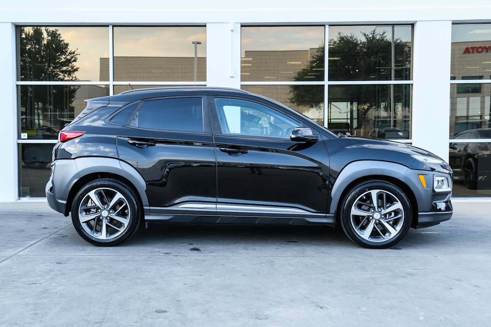 Used 2018 Hyundai Kona Ultimate FWD image 6