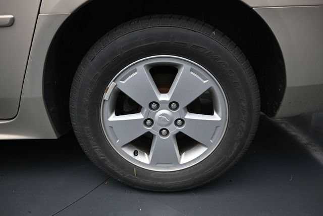 Used 2009 Chevrolet Impala LT FWD image 10