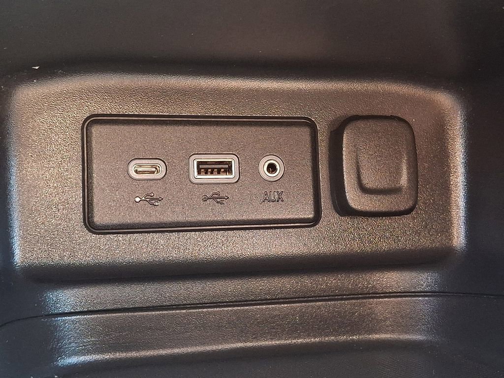Used 2019 Chevrolet Equinox LT FWD image 25