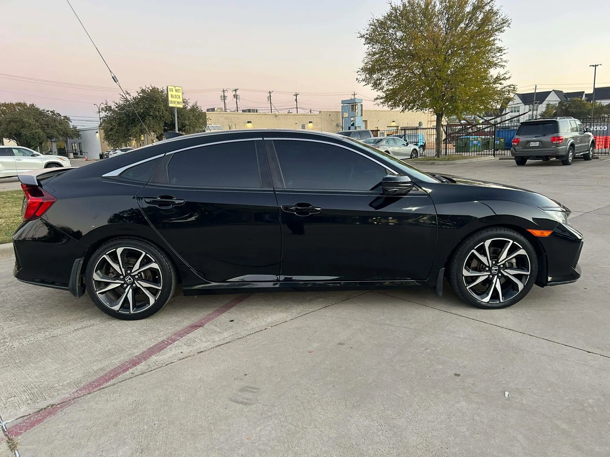 Used 2018 Honda Civic Si image 5