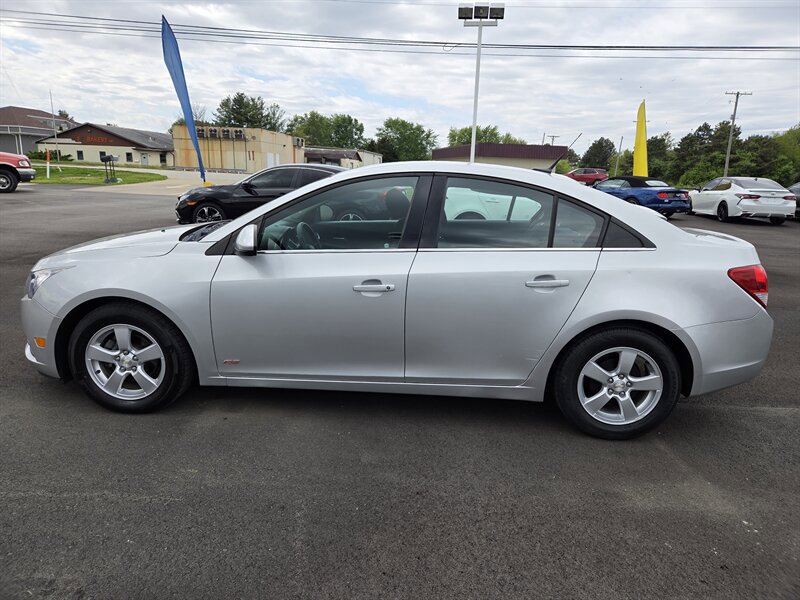 Used 2014 Chevrolet Cruze LT w/ Technology Package FWD image 6