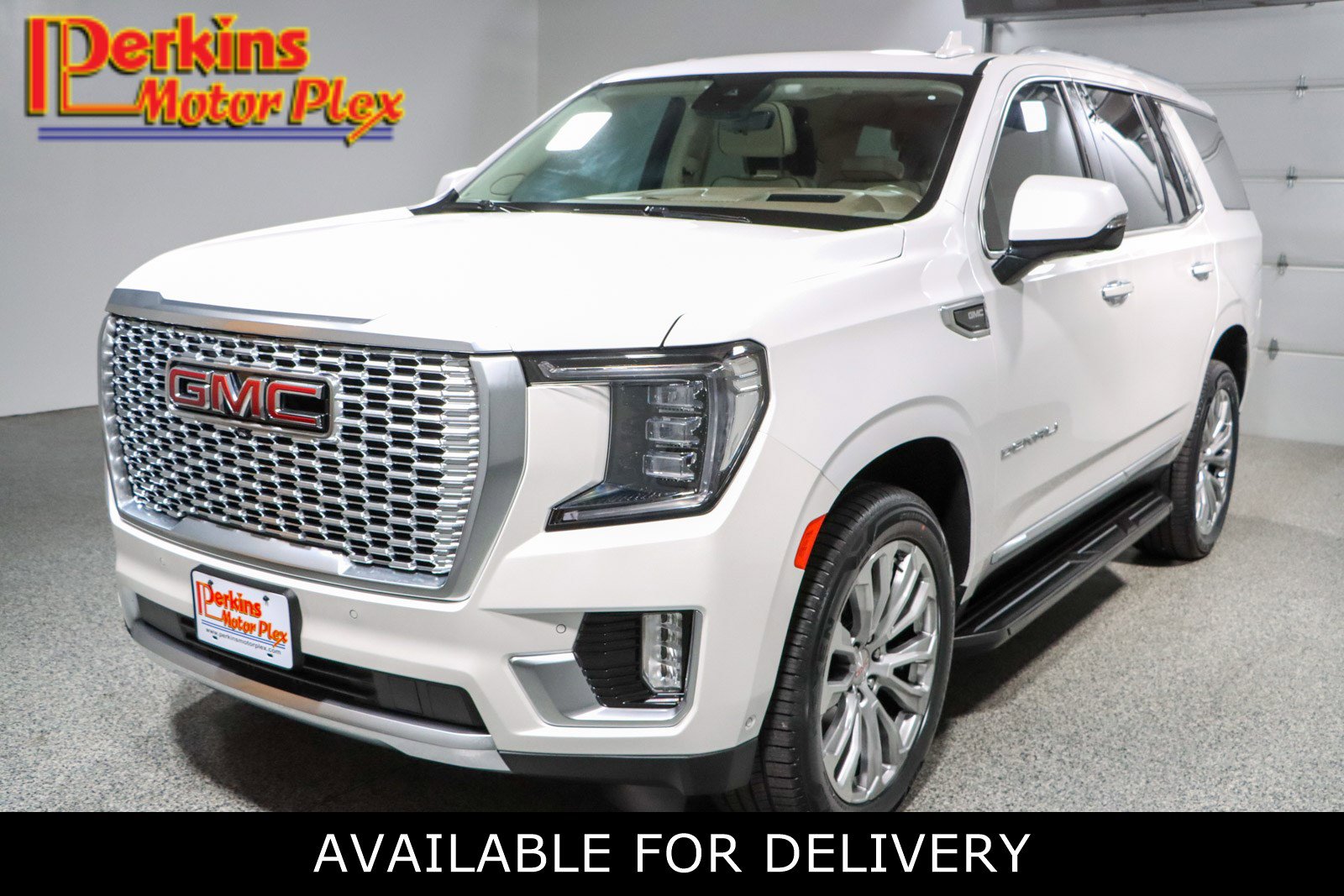 Used 2024 GMC Yukon Denali w/ Advanced Technology Package AWD/4WD image 1