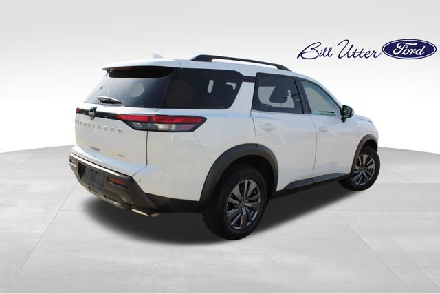 Used 2025 Nissan Pathfinder SV image 5