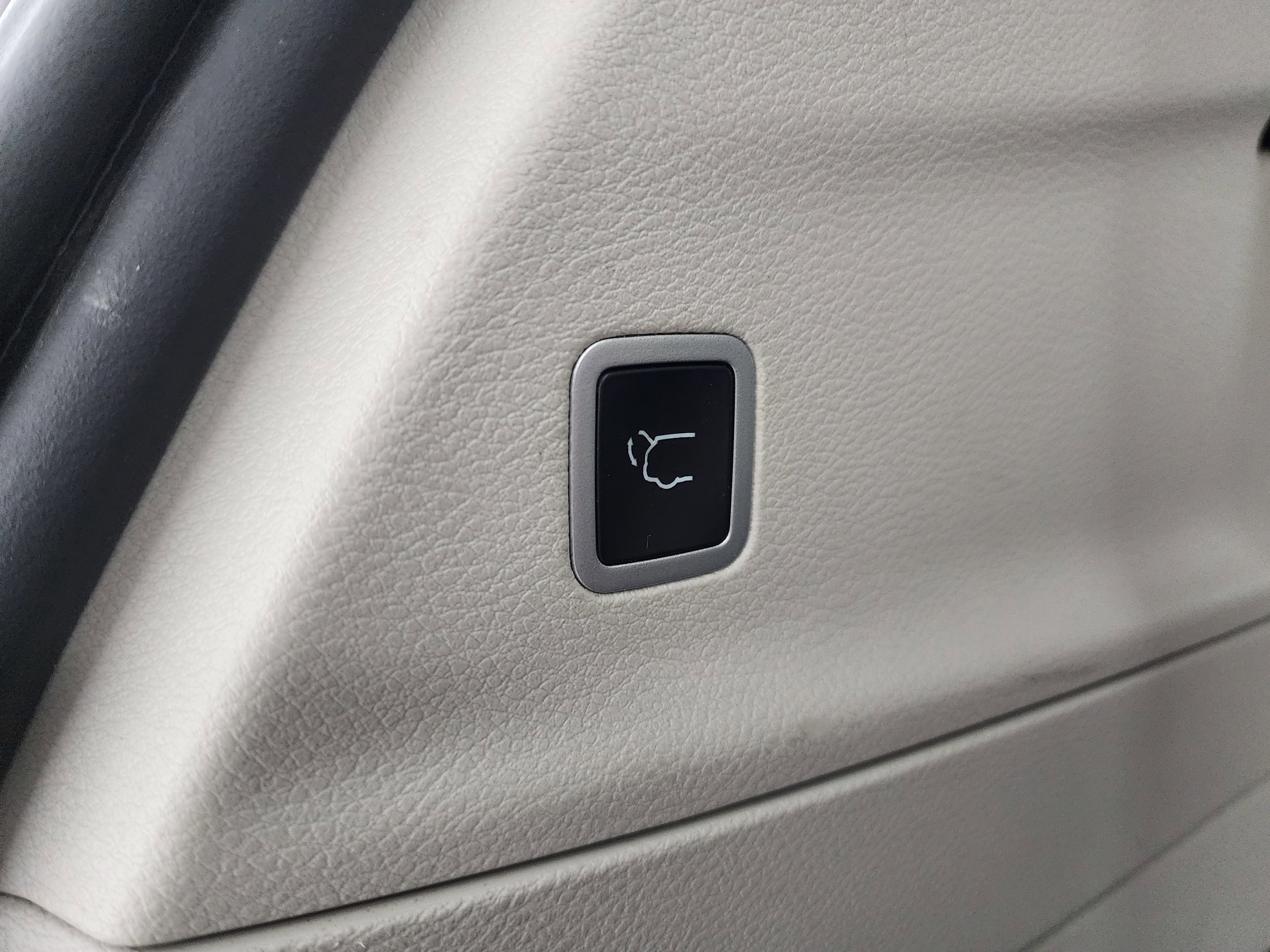 Used 2024 Chrysler Pacifica Touring-L image 28