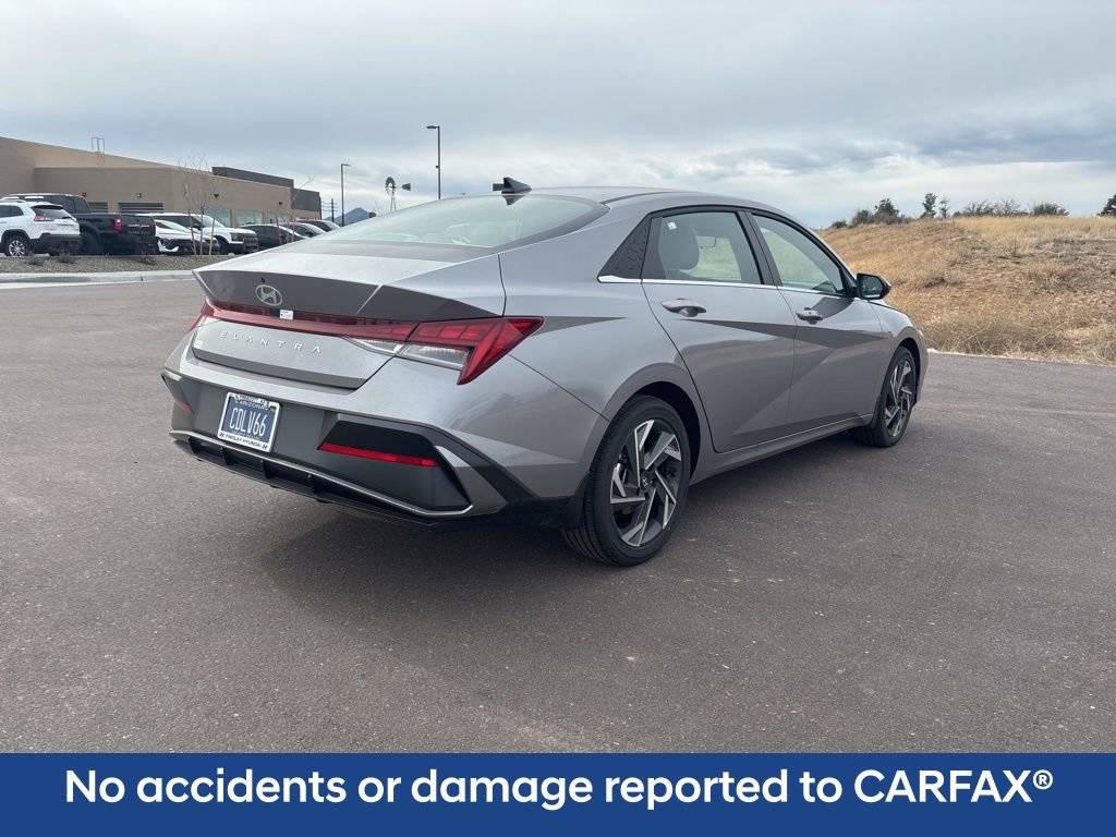 Used 2025 Hyundai Elantra SEL image 3
