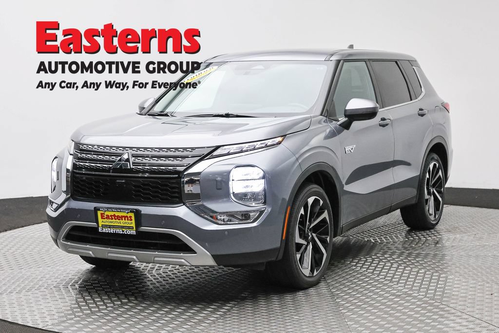 Used 2023 Mitsubishi Outlander SE