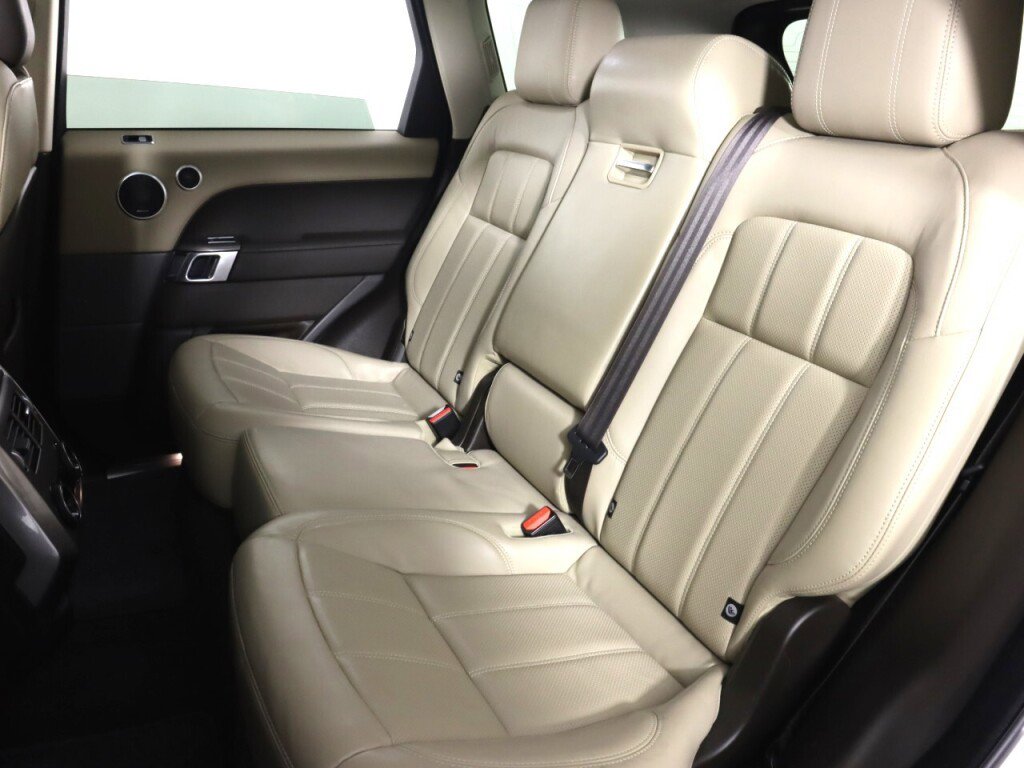 Used 2020 Land Rover Range Rover Sport HSE image 36
