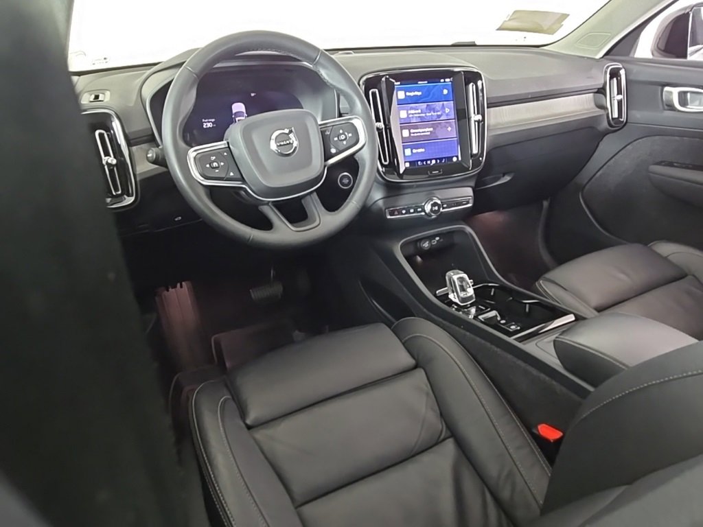 Certified 2023 Volvo XC40 B5 Plus w/ Driver Assist Package image 20