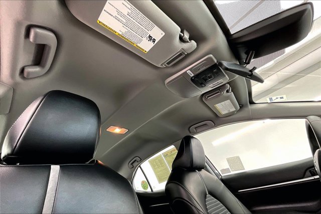 Used 2024 Toyota Camry SE image 25