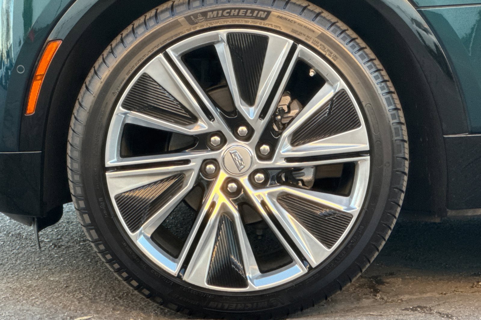 Certified 2025 Cadillac Lyriq Luxury w/ Nappa Leather Package image 40