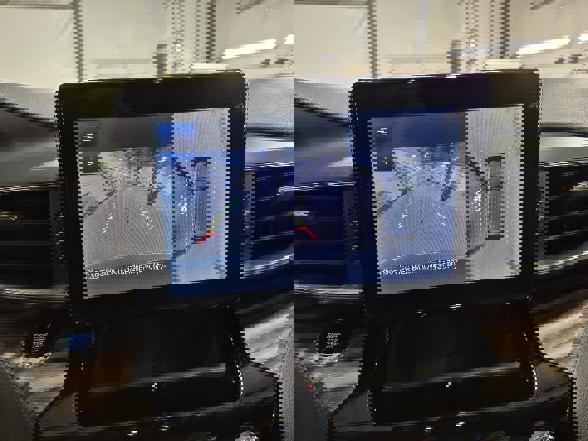 Used 2023 Ford Explorer Limited image 16