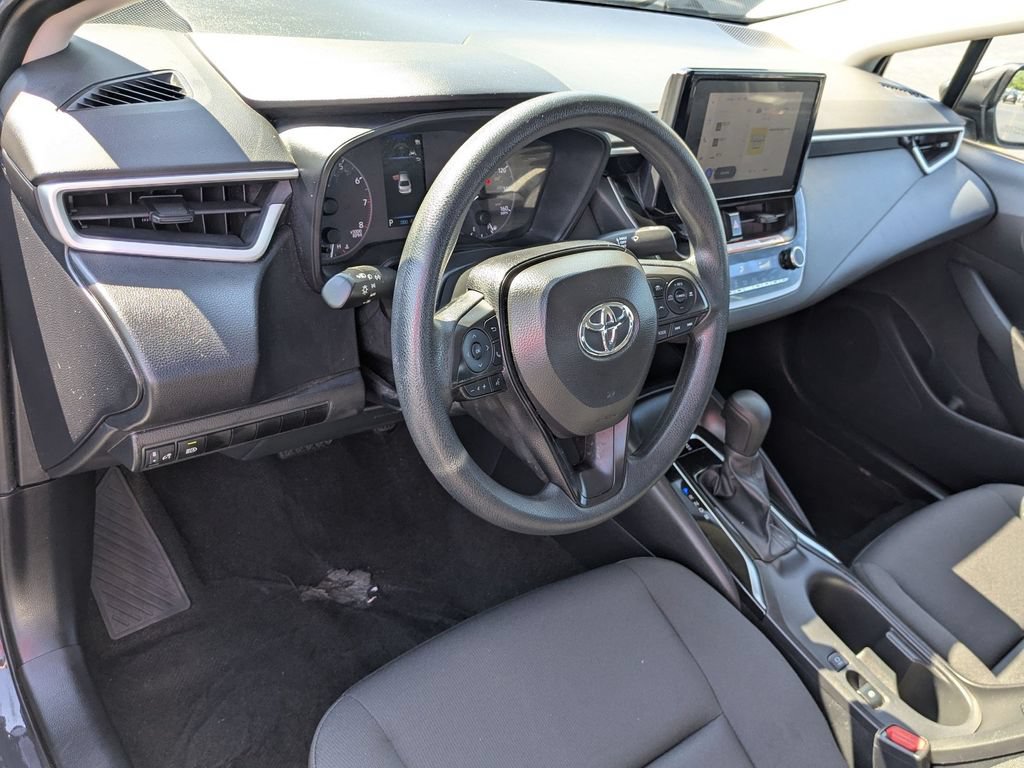 Used 2025 Toyota Corolla LE FWD image 10
